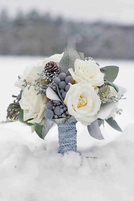 Winter wedding bouquet- weddinghelpnow.com